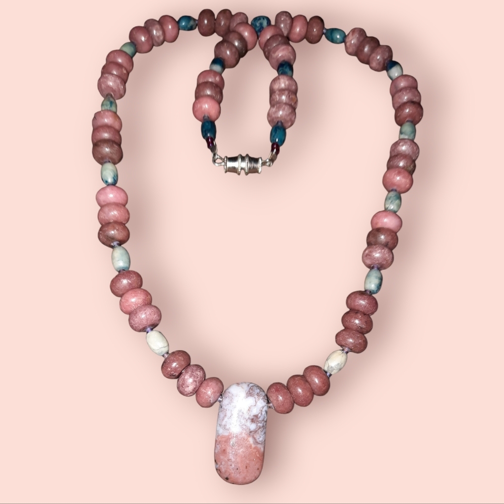 Gemstone vintage beaded necklace barrel clasp silvertone wire strung